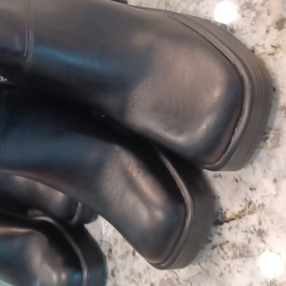 Steve Madden Fashion Fantsie black sz 10m or 9.5 leather boots - Picture 3 of 7